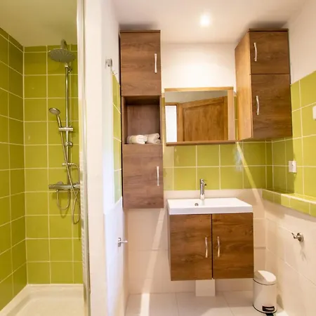 Dom wakacyjny Chai De Charme Avec Jacuzzi Privatif, Jardin Clos Et Wifi - Fr-1-616-363 *