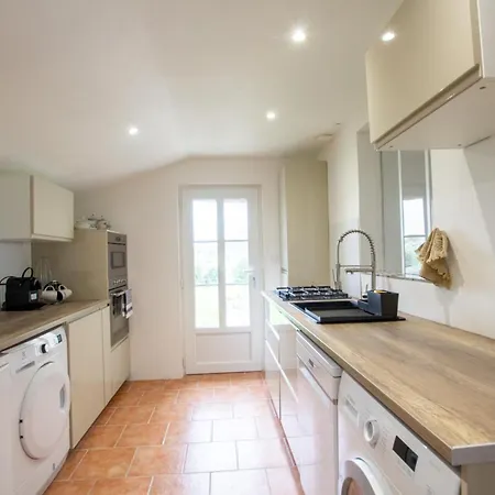 Chai De Charme Avec Jacuzzi Privatif, Jardin Clos Et Wifi - Fr-1-616-363 *