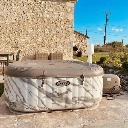Chai De Charme Avec Jacuzzi Privatif, Jardin Clos Et Wifi - Fr-1-616-363 * Saint-Aubin-de-Lanquais
