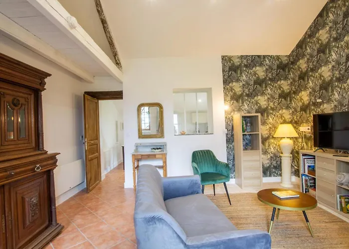 Chai De Charme Avec Jacuzzi Privatif, Jardin Clos Et Wifi - Fr-1-616-363